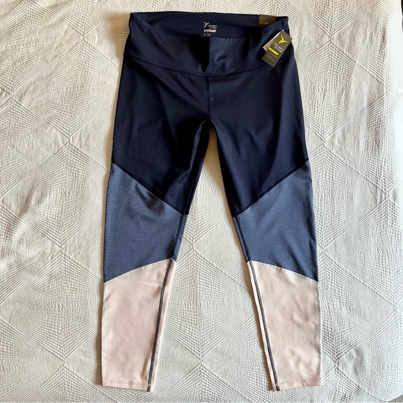 Old Navy Performance Leggings - Picture 2 of 5